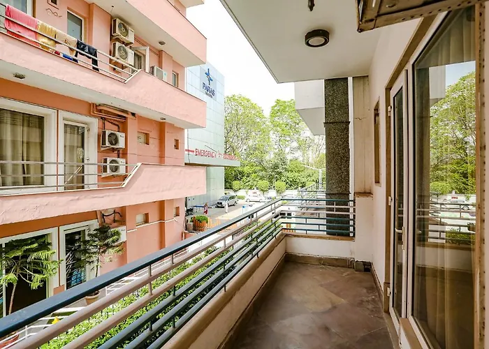 Fabhotel Premium Nest