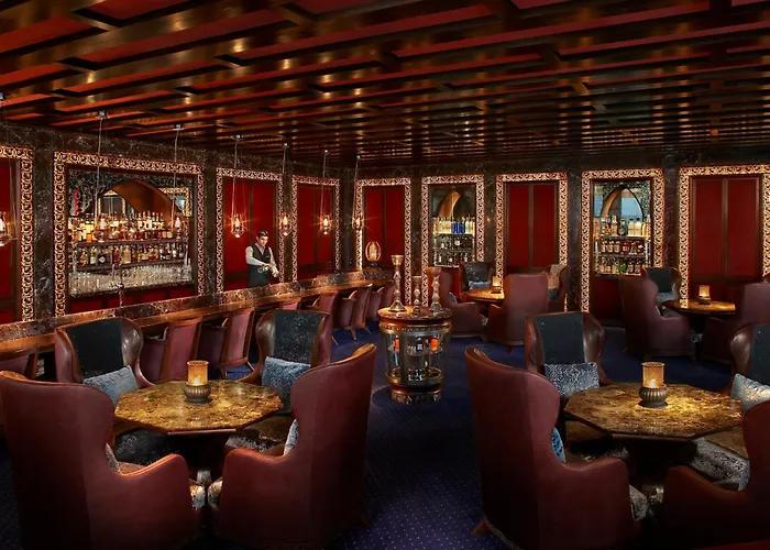 Airport Hotel: The Leela Ambience Gurugram Hotel & Residences - The Luxury Urban Sanctuary