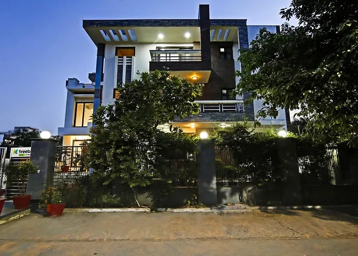 Blue Moon Residency Hotel & Restaurant