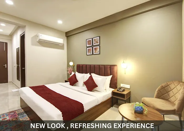 Saltstayz Select - Near Sohna Road City Center